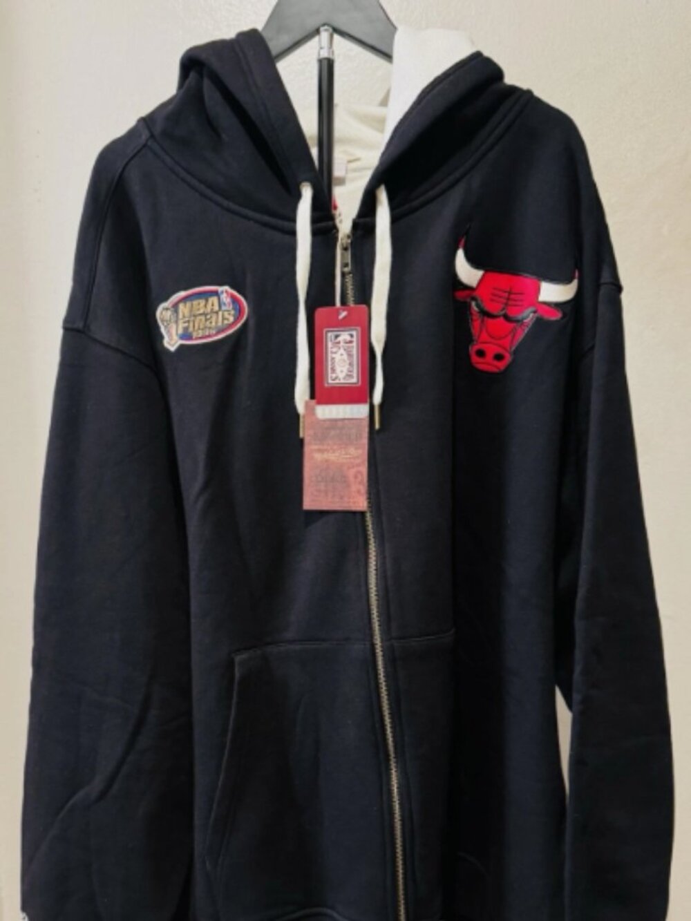 Mitchell & Ness Chicago Bulls Vintage Logo Full-Zip Hoodie, 3XL, + Free Beanie